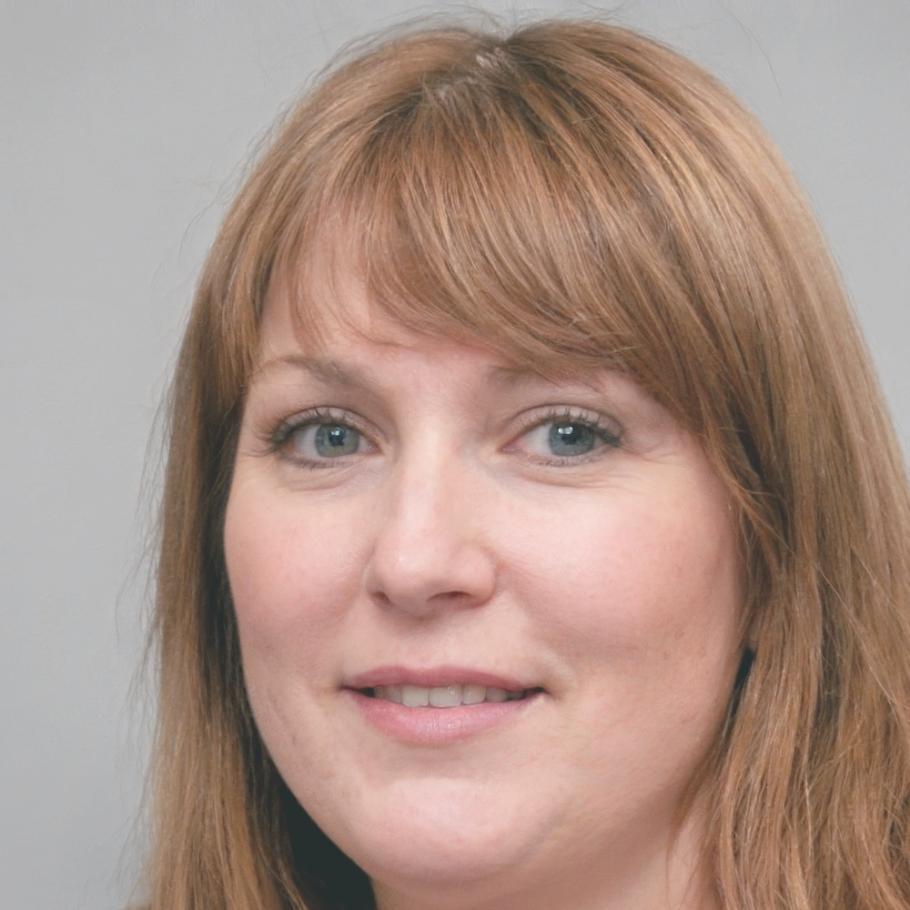 Sarah Müller, CFO
